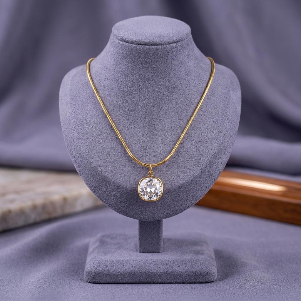Elegant Gold Round Crystal Pendant Necklace for Women